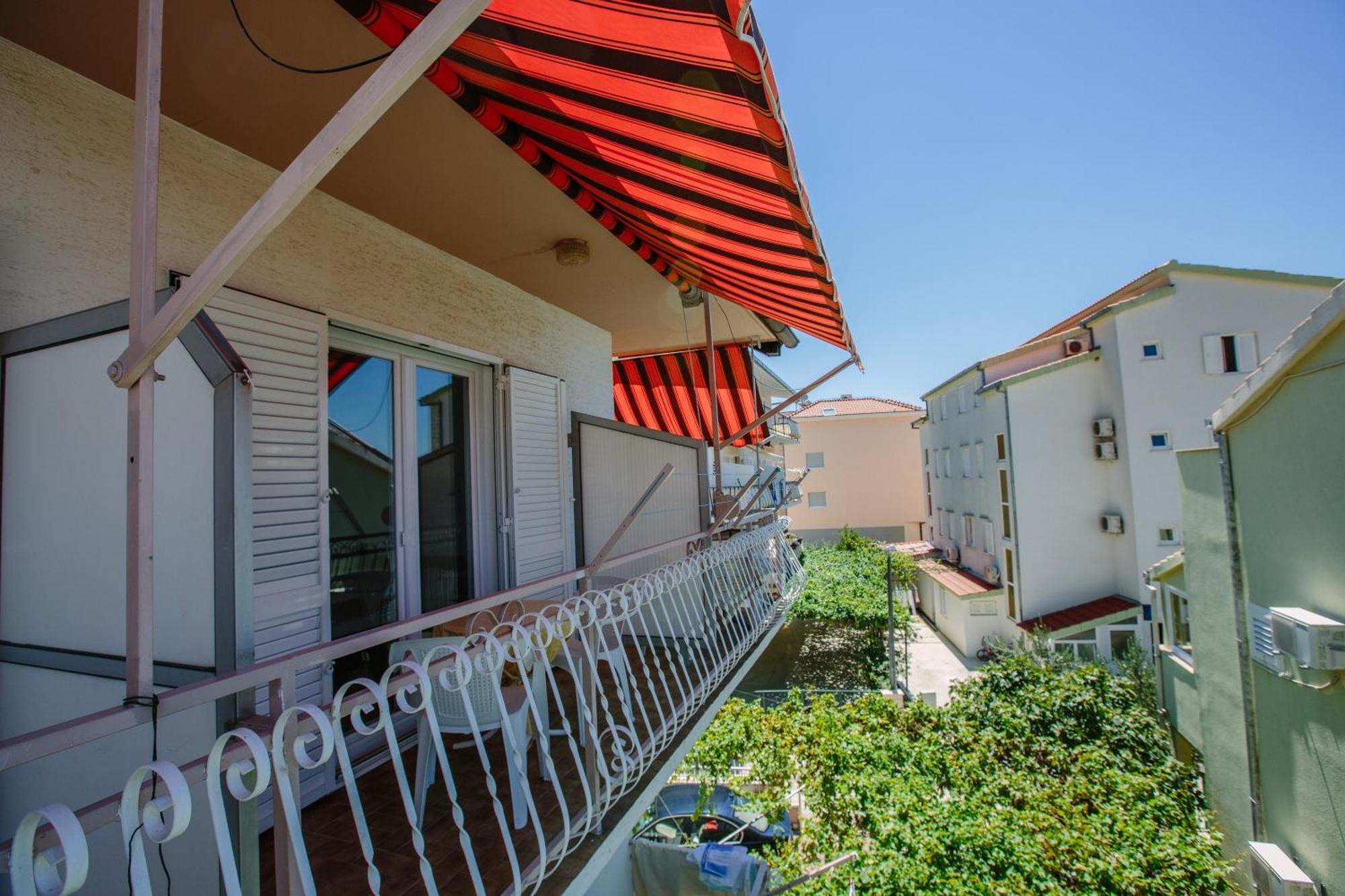 Apartmani Miljak Omiš Oda fotoğraf
